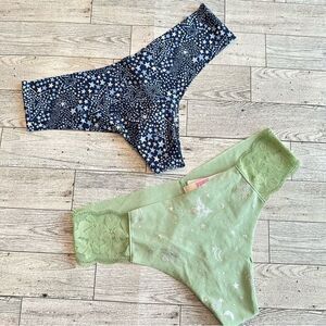 2 VICTORIA’S SECRET PINK CELESTIAL PRINT SEAMLESS‎ THONG MEDIUM NWT